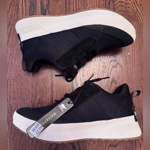 Ladies Sorel Out N About III low sneakers, new in box